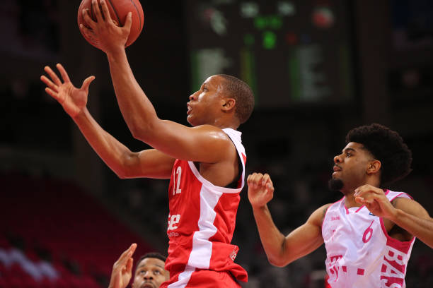 路高歌猛进 路高歌猛进