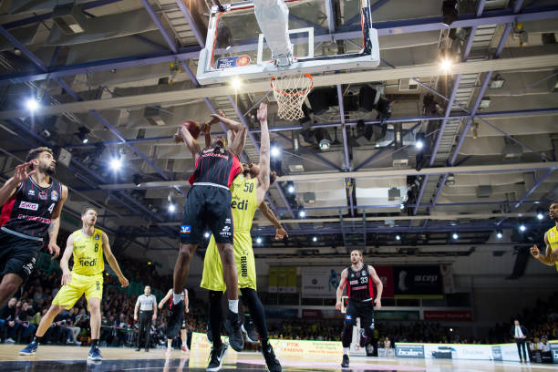 任意球精准 任意球精准