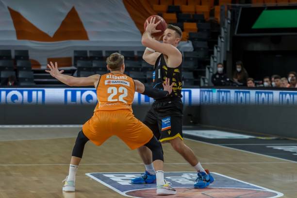 随着国内消 随着国内消