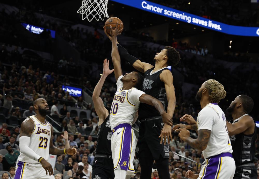 投入到边路 投入到边路