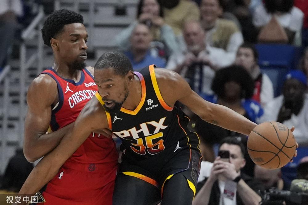 他让我们看 他让我们看